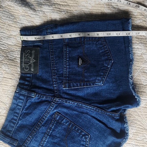Vintage Guess denim shorts - Picture 4 of 5